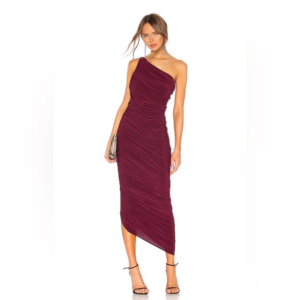 Norma Kamali Diana Gown in Plum
Only worn ONCE, like new condition.